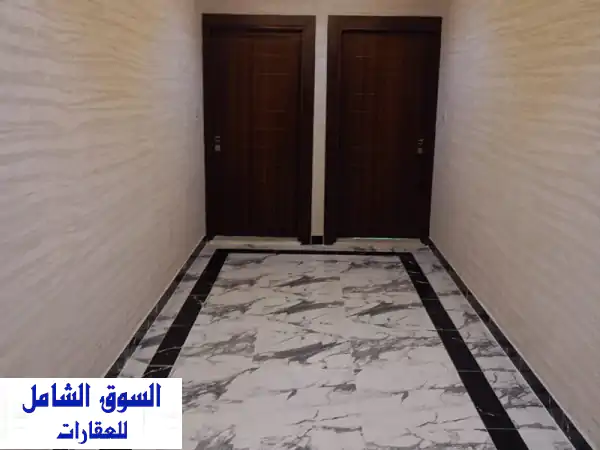 دورين تجاريين للإيجار في الشعب البحري - مثالي للصالونات والشركات!