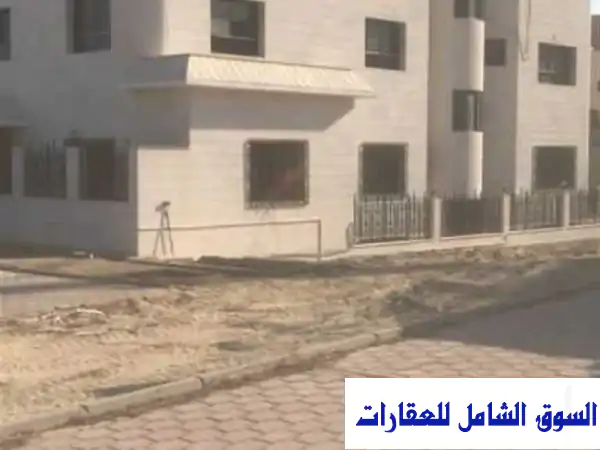 فيلا فاخرة للإيجار في قلب مبارك الكبير - 1600 دينار فقط!