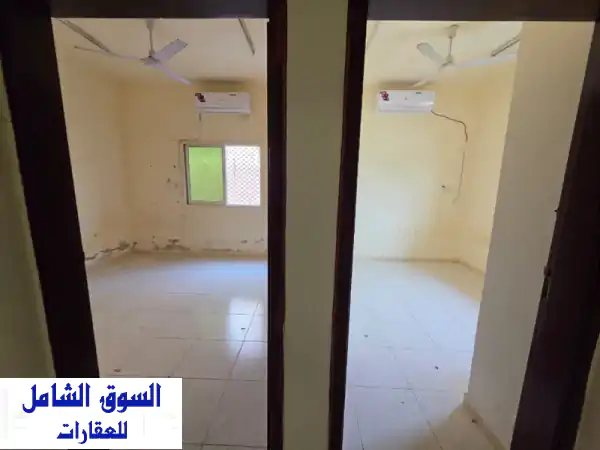 شقة أرضية رائعة بغرفتين وصالة في الروضة - 24 ألف على 6 دفعات!