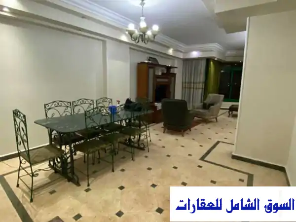 شقة فاخرة مفروشة للإيجار في قلب الجيزة - إطلالة...