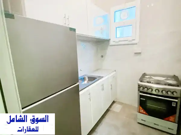 غرفة وصالة مفروشة بالكامل في المطار القديم -  موقع مميز بسعر 4200 درهم!