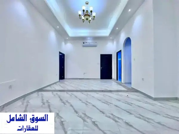رفاهية لا تُضاهى! غرفة وصالة فاخرة بجوار لي...