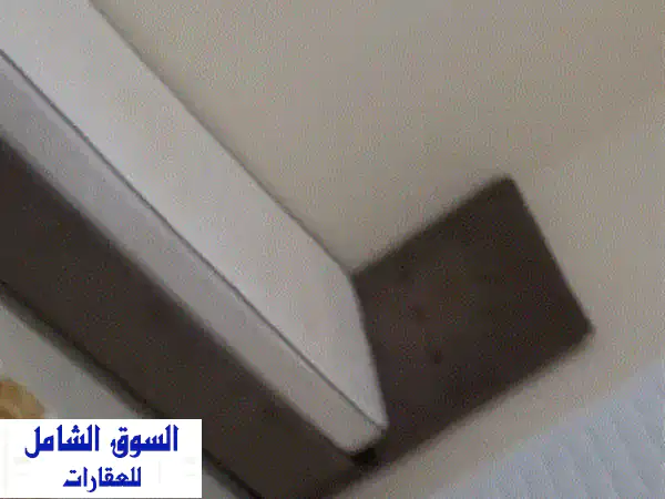 سكن بنات فاخر في الروضة - 3 سراير - 700 درهم شامل!