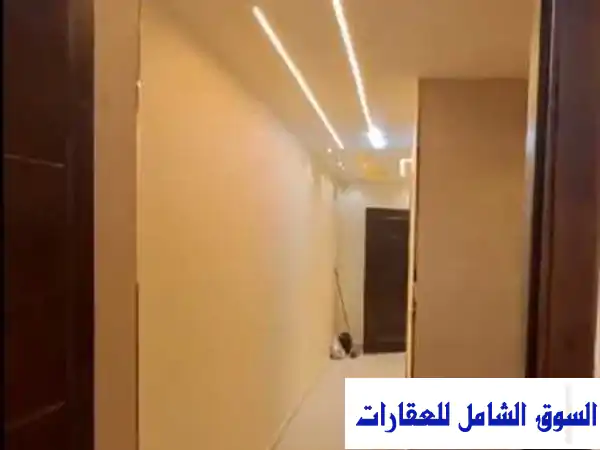 شقة رائعة للبيع في النزهة الجديدة - مكتب 90 متر + رسيبشن واسع - موقع مميز!