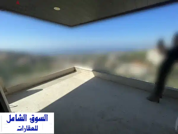 شقة فاخرة للبيع في عين عار - مسكن أحلامك ينتظرك!