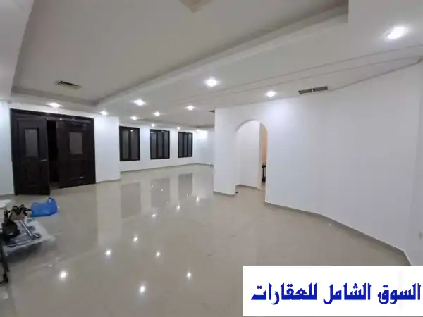 فيلا أرضية فاخرة للإيجار في الصديق - حولي - 4 غرف نوم -...