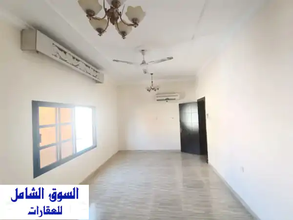 شقة فاخرة للإيجار في الحد - دور كامل مع أثاث جزئي! (285 دينار)