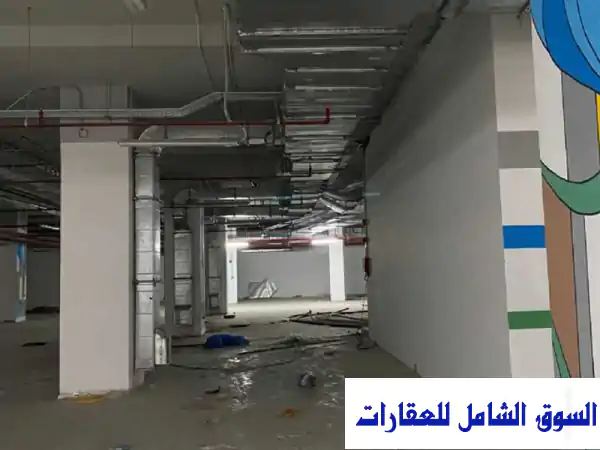 بدروم للإيجار 3000م² بالتجمع الخامس - موقع استراتيجي وخدمات متكاملة