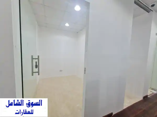 مكاتب تجارية غير مفروشة في أبراج مزيد - فرصتك المثالية لبدء مشروعك!