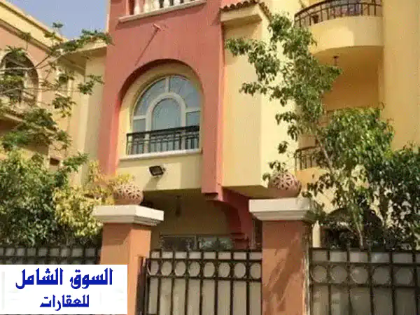 توين هاوس فاخر للبيع في كمبوند فلور دي فيل -...