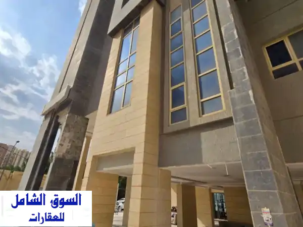 فرصة استثمارية ذهبية! عمارة فاخرة للبيع في المهبولة...