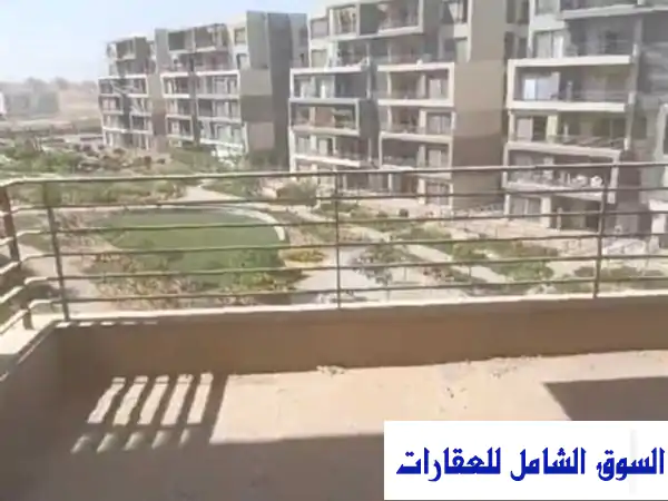 شقة للبيع بموقع متميز في بالم هيلز التجمع الخامس - استلام فوري! (205م²، بانوراما)