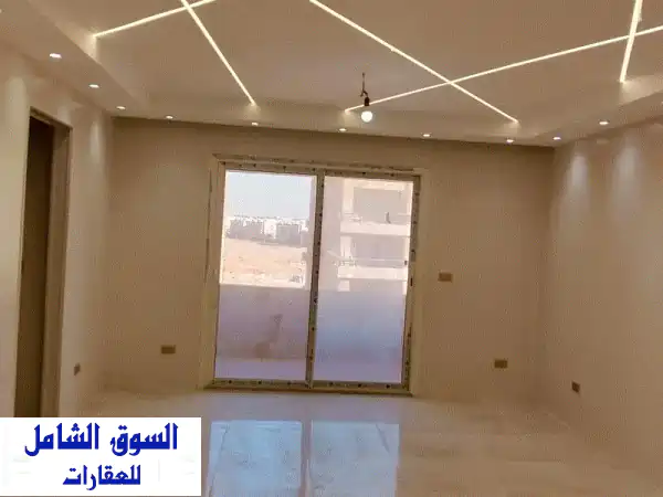 شقة فاخرة للإيجار في كمبوند ذا سكوير بالتجمع -...