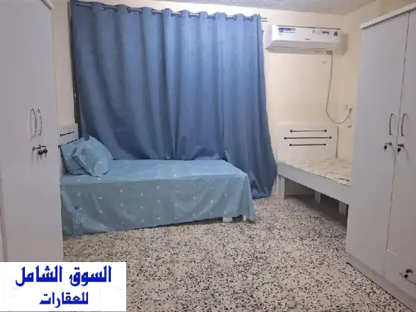 سكن شباب فاخر مُريح في الراشدية - أمام محطة الباص!...