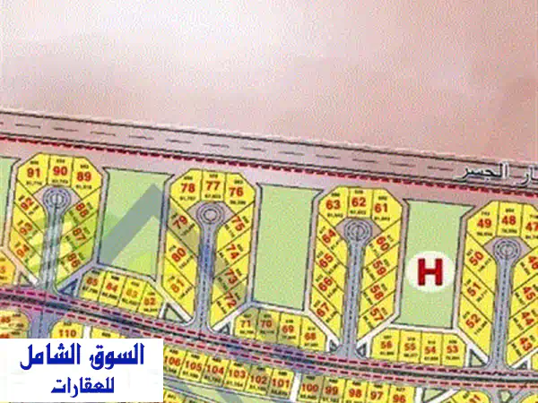 بيت فخم للبيع على شارع رئيسي - موقع متميز بالقرب من المدارس والخدمات!