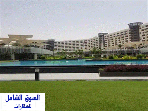 شقة فاخرة للإيجار في كمبوند ذا سكوير بالتجمع - تشطيب كامل وتكييفات!