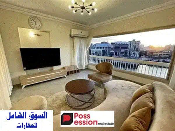 شقة فاخرة للبيع على كورنيش المعادي - إطلالة خلابة على النيل والأهرامات!