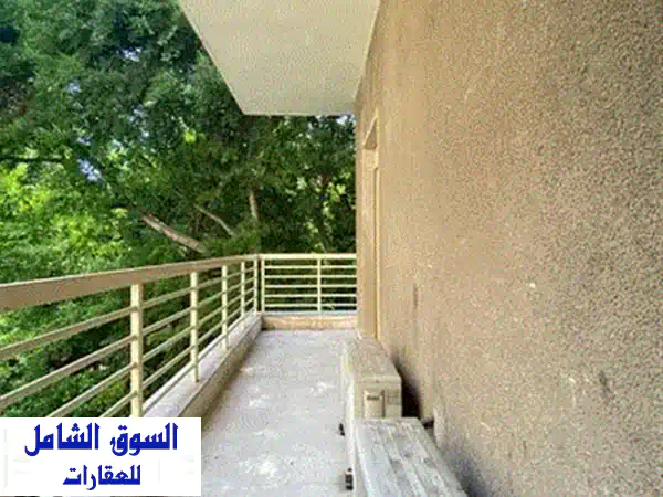محل تجاري للإيجار في الأشرفية - موقع متميز! (120م² + ميزانين)