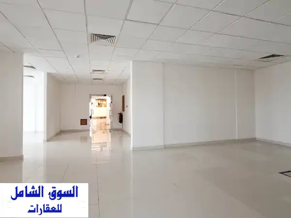 شقة مكتبية تجارية فاخرة للإيجار في توبلي - مساحة واسعة وموقع مميز!