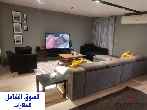 شقة أرضي فاخره مفروشة بحديقة واسعة في الرحاب -...