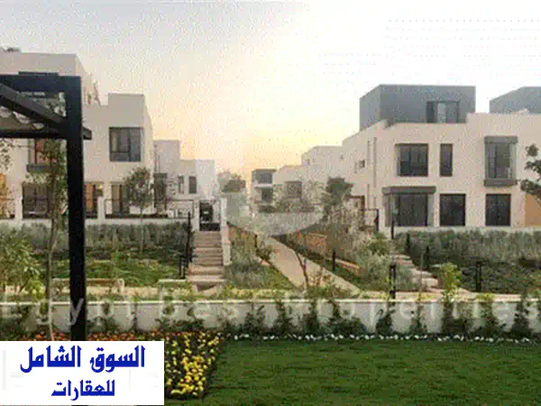 توين هاوس فاخر للبيع في قطامية ديونز بسعر لا يُصدق! 5 غرف نوم، تشطيب كامل