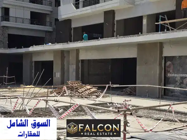 فرصة ذهبية! محل تجاري فاخر للبيع بالقسط في قلب...