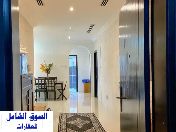 شقة فاخرة للإيجار في مدينة الحد | إطلالة بحرية خلابة!