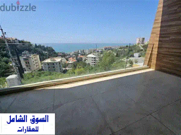 شقة فاخرة للبيع في جبيل - إطلالة بحرية جزئية ومساحة واسعة!
