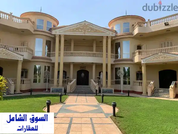 قصر فاخر مكون من 3 فيلات مستقلة متجاورة (Mini Compound) -...