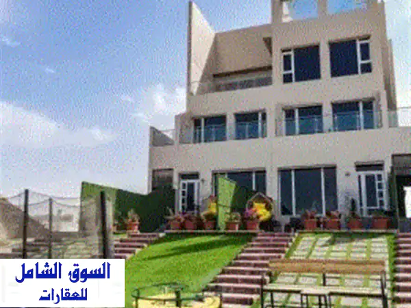شاليه فاخر للبيع - صف أول على طريق 285! مساحة 515 متر، واجهة شرقية، حديقة خاصة