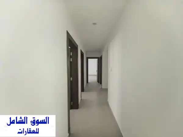 للبيع شقة فخمة تشطيب ديلوكس تم تصميم الشقة بنظام عربي حيث يوجد مجلس منعزل مع حمام خاصة وصالة عائلية ...