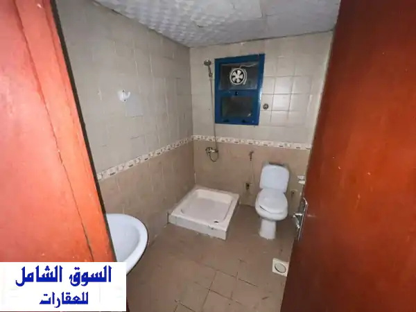 شقة غرفتين وصالة للإيجار السنوي بعجمان النعيمية - موقع حيوي بسعر مميز!