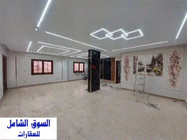 استوديو فاخر للإيجار أو البيع أمام فندق الواحة - فرصة استثمارية لا تُفوّت!