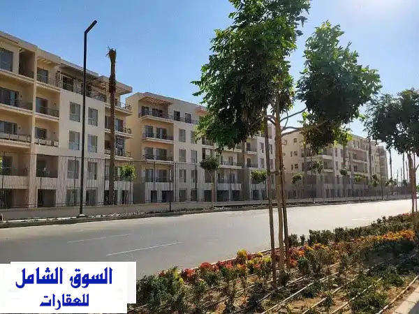 شقة بموقع مميز متشطبة بالكامل مع فيو على الجولف...
