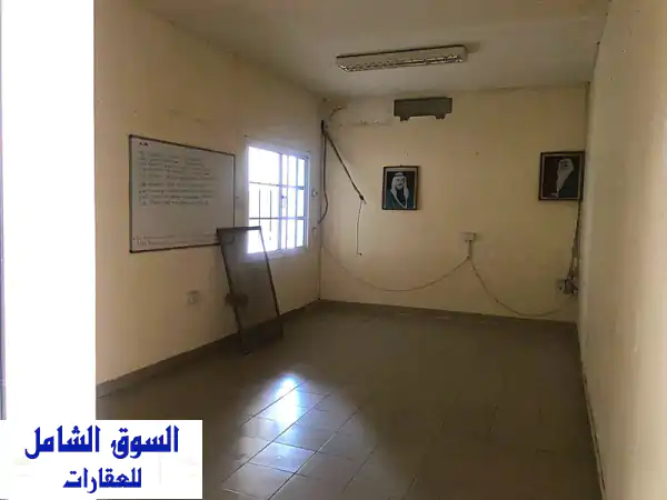 مرآب ورشة مع سكن عمالي واسع في سلماباد - فرصة استثمارية رائعة!