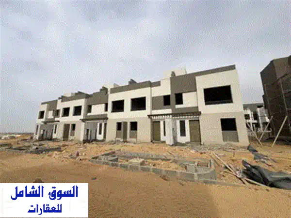 تاون هاوس كورنر للبيع بأقل سعر في السوق، باكبر فيو على لاند سكيب بحرى  في بالم هيلز القاهرة الجديدة
