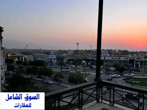 دوبلكس للبيع أمام نادي العبور ع الطريق الرئيسي بجراج خاص ومصعد خاص المساحة 300 متر والرووف 100 متر ...