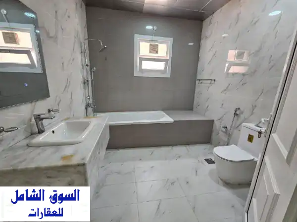 فيلا مستقلة فاخرة في محمد بن زايد - 4 غرف ماستر + حوش...