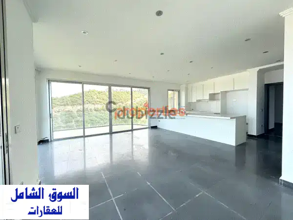 شقة فاخرة للبيع في جبيل - إطلالة خلابة على البحر والجبل!