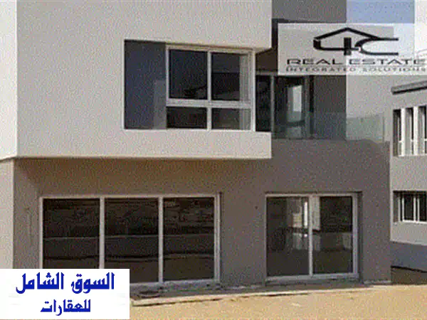 فرصة ذهبية! فيلا مستقلة 340م²، 6 غرف نوم، بحري في...