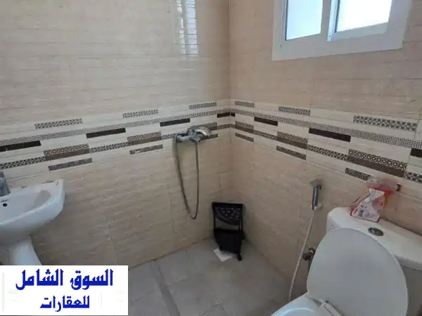 شقة للإيجار في درة المحرق مكونة من غرفتين وحمامين وصالة ومطبخ بسعر 150 دينار. للمزيد اتصل أو ...
