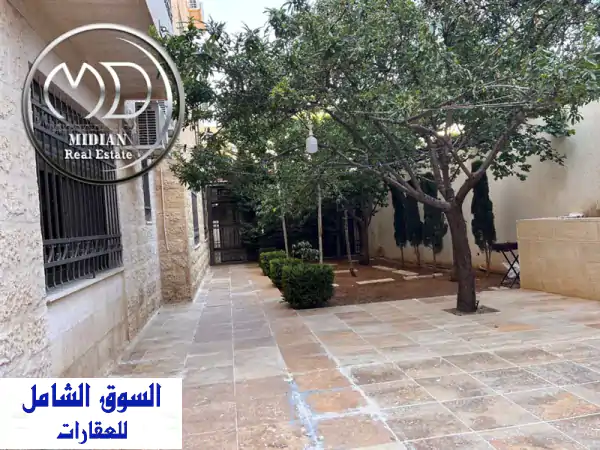 شقة أرضية فاخرة للبيع في أم السماق | 310م² +...