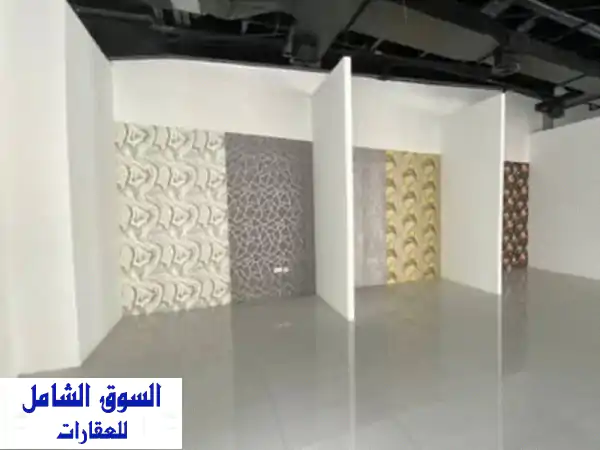 معرض تجاري فاخر للإيجار السنوي في الرميلة - 10,000 قدم مربع!