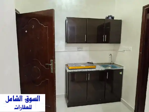 متوفر من المالك غرفة وحمام ومطبخ مفروش ضمن فيلا نظيف جدا منطقة رملة زاخر قرب المدارس مساحات واسعة ...