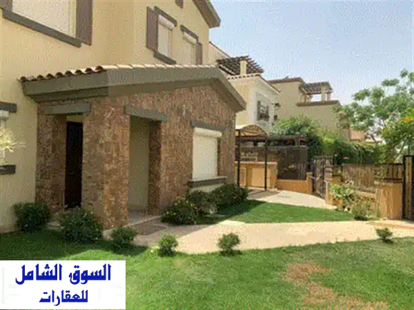 توين هاوس فاخر متشطب بالكامل للبيع في قطامية ديونز - مساحة 550م²!  ٥ غرف نوم و٦ حمامات