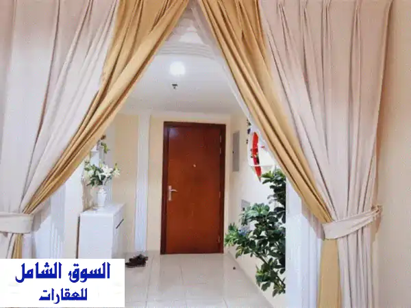 شقة فاخرة في الأورينت تاور - غرفتين وصالة و٣ حمامات...