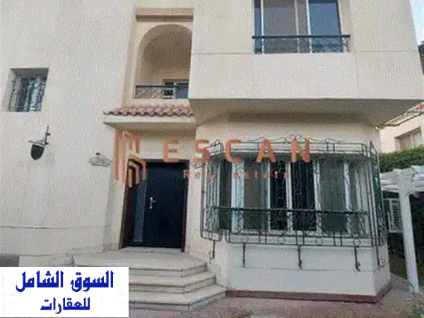 فيلا فاخرة للإيجار في الرحاب ١ بجوار مول ١ - تشطيب فاخر ومساحة واسعة!