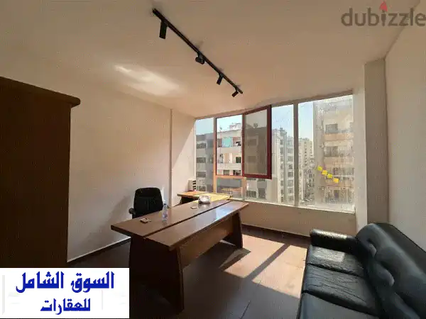 مكتب مفروش فاخر للإيجار في سد البوشرية - إطلالة...