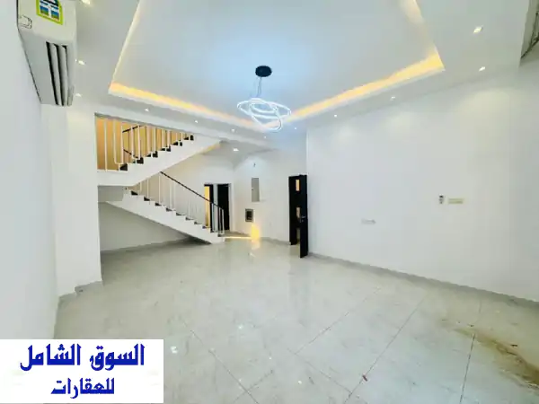 فيلا فاخرة للبيع في عجمان - الزاهية | تملك حر 100%...