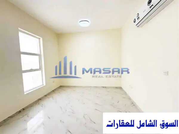 فيلا فاخرة للإيجار في الرياض - حوش واسع، 6 غرف...